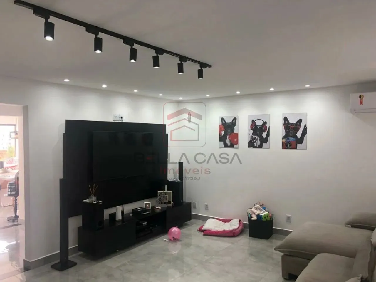 Casa Ampla e Reformada com Acabamento de Alto Padrão ? Próxima à Av. Oratório
