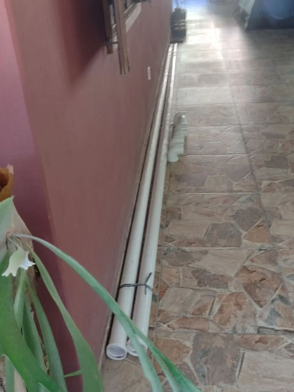 Vendo 2 canos PVC de 75 com 6 joelhos  - Foto 3