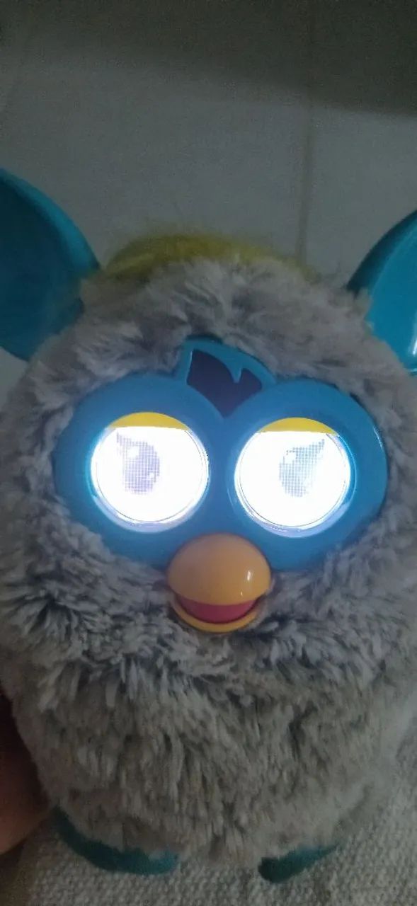 Furby cinza com olhos azuis - Foto 6