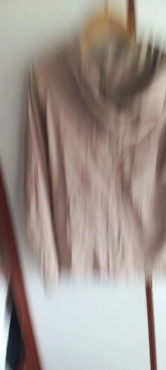 Blusa com capuz,tipo parca - Foto 4