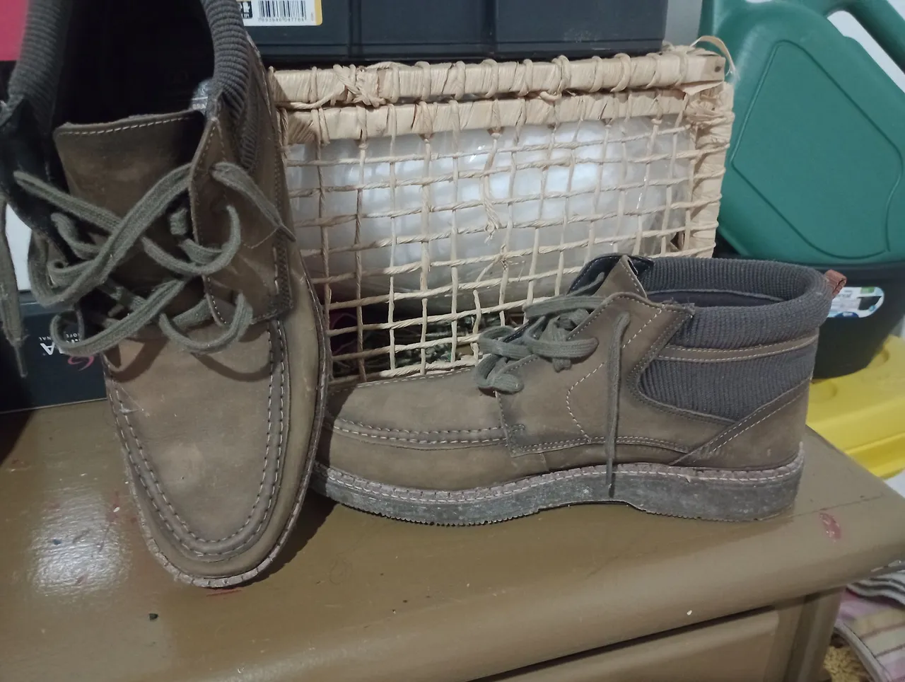 Botas de couro marrom