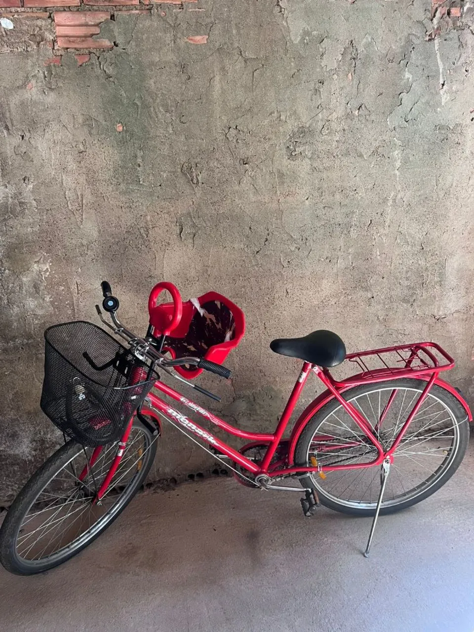 Bicicleta Vermelha com Cadeirinha