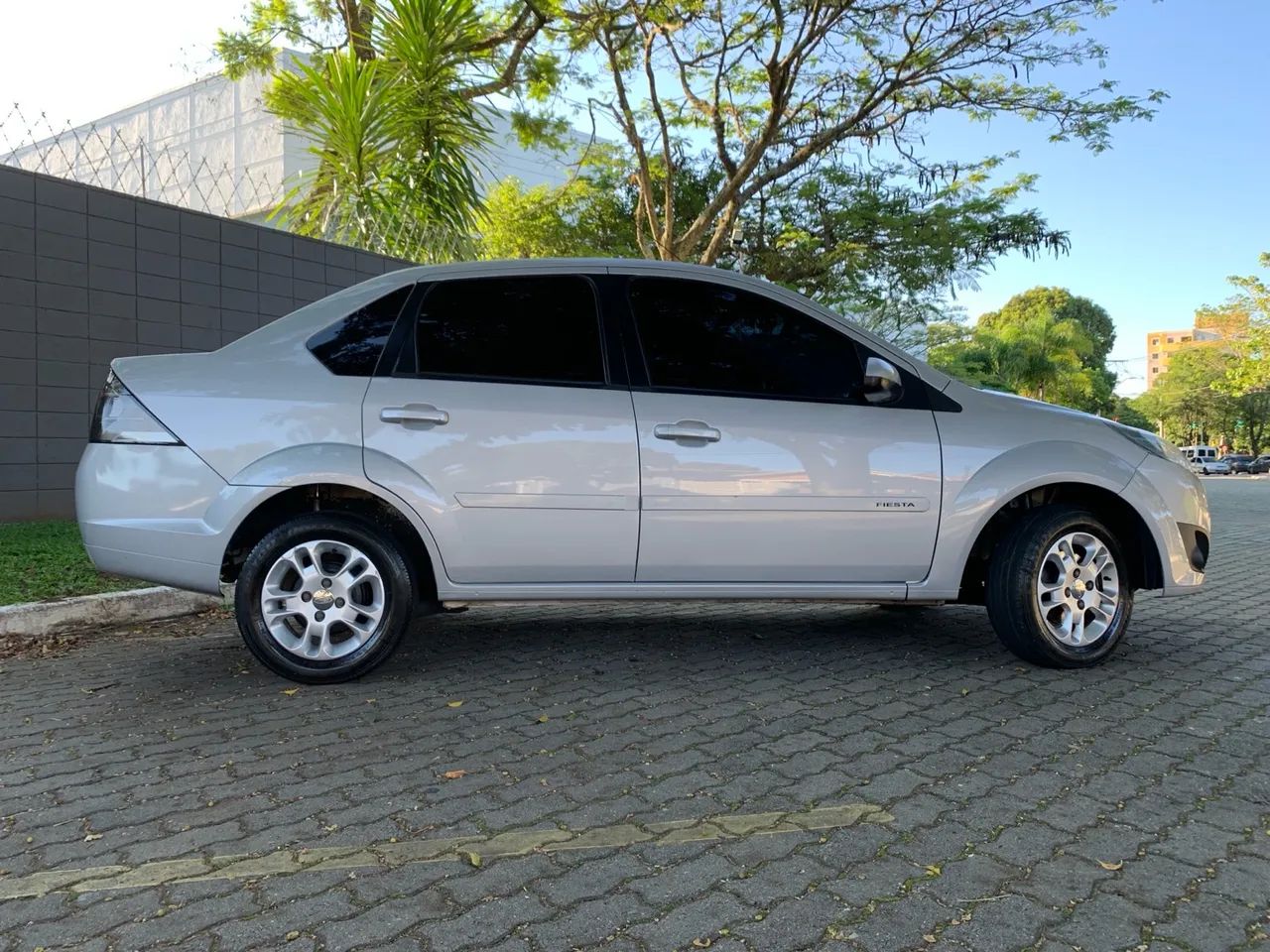 FIESTA SEDAN SE FLEX 1.6  - Foto 4