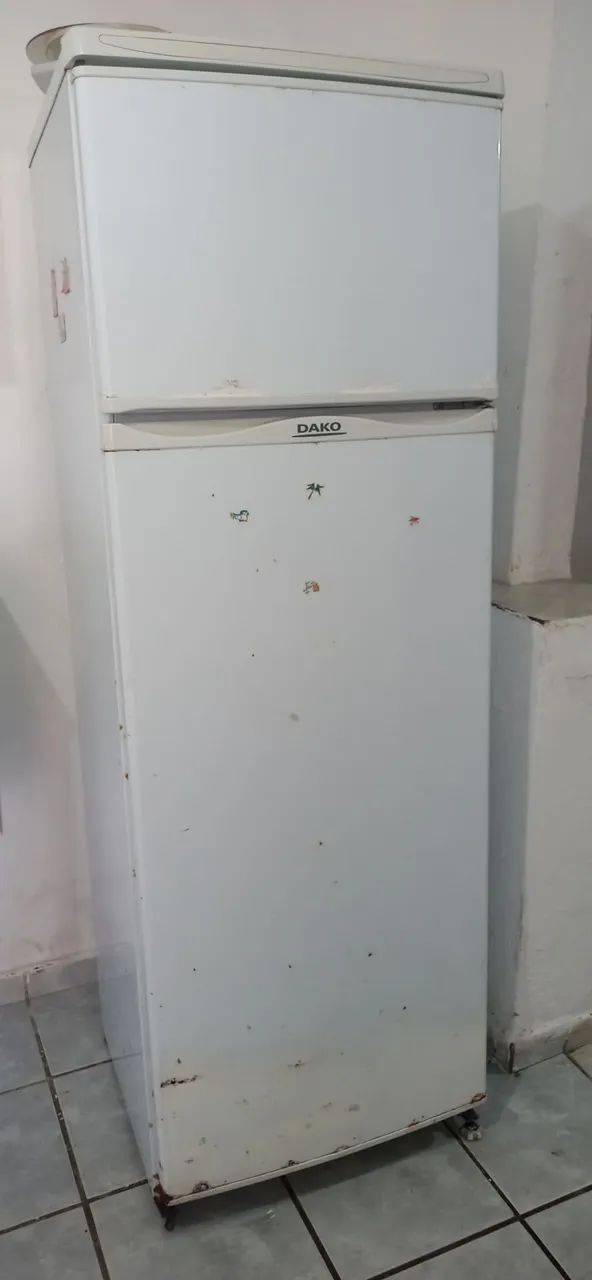 Geladeira Duplex, 337 litros, Dako 