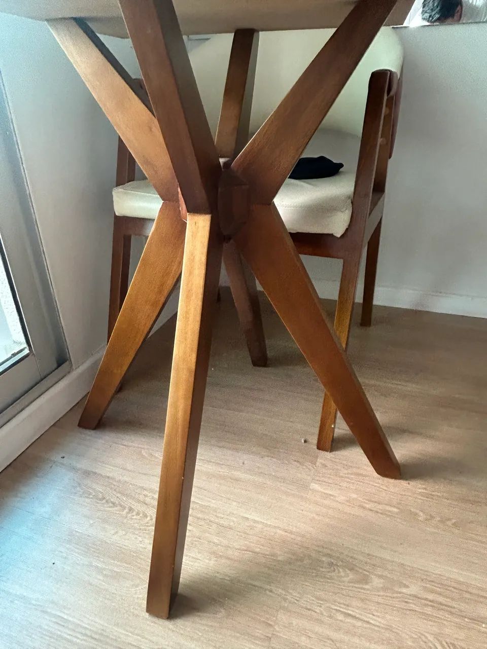 Mesa 4 cadeiras couro - Foto 4