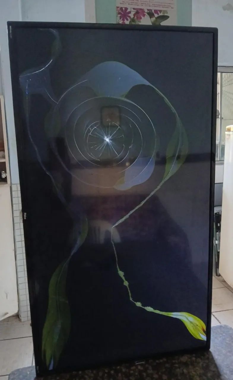 TV PHILCO 42 POLEGADAS COM DEFEITO NA TELA - Foto 2