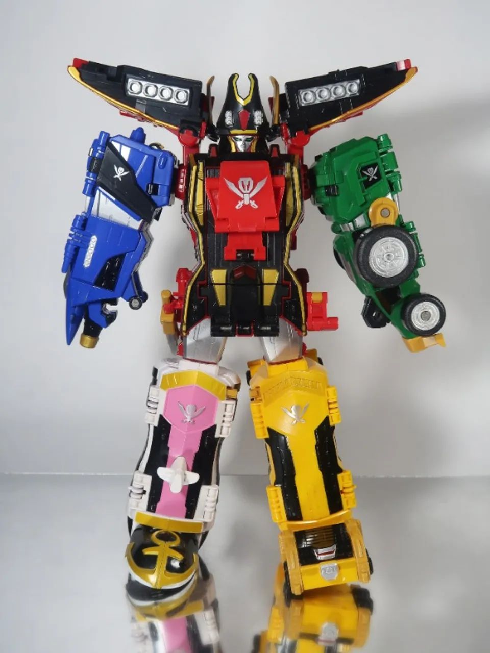 Megazord Power Rangers - Megaforce - Gokaiger - Brinquedos e Jogos