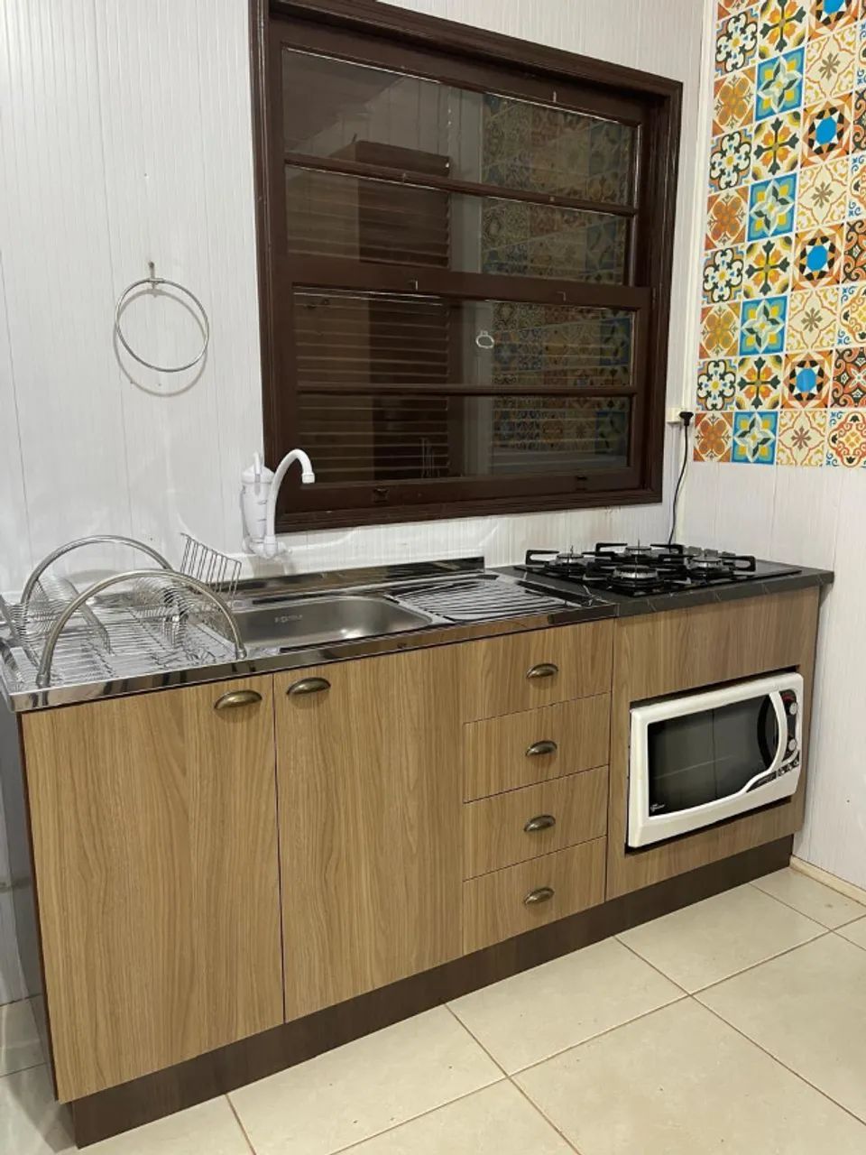 Balcão pia e balcão para cooktop mais nicho micro-ondas em MDF Amadeirado. 