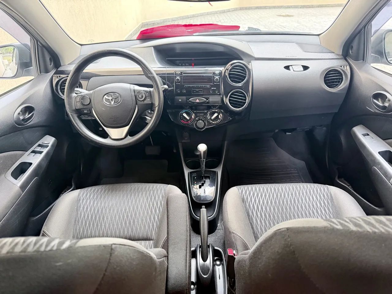 Toyota Etios XS 1.5 Flex 16V 5p Aut., foto 9 de 20
