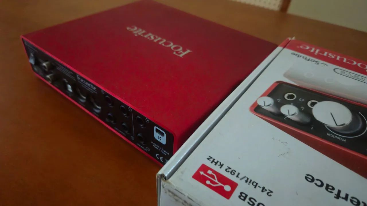 Placa de Som / Interface de Áudio Focusrite Scarlett 6i6 (2ª Geração) - Foto 4