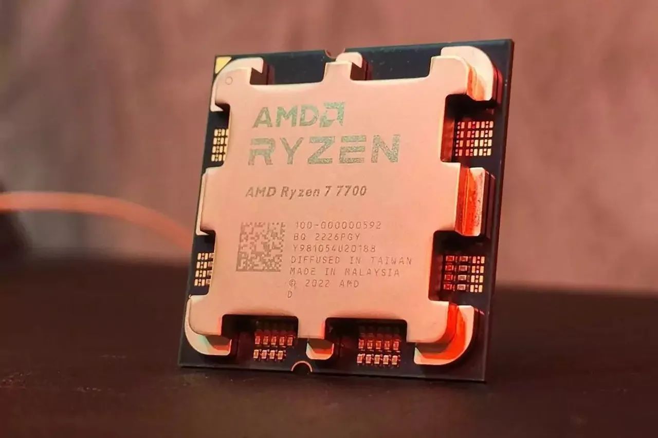 AMD Ryzen 7700 - Foto 2