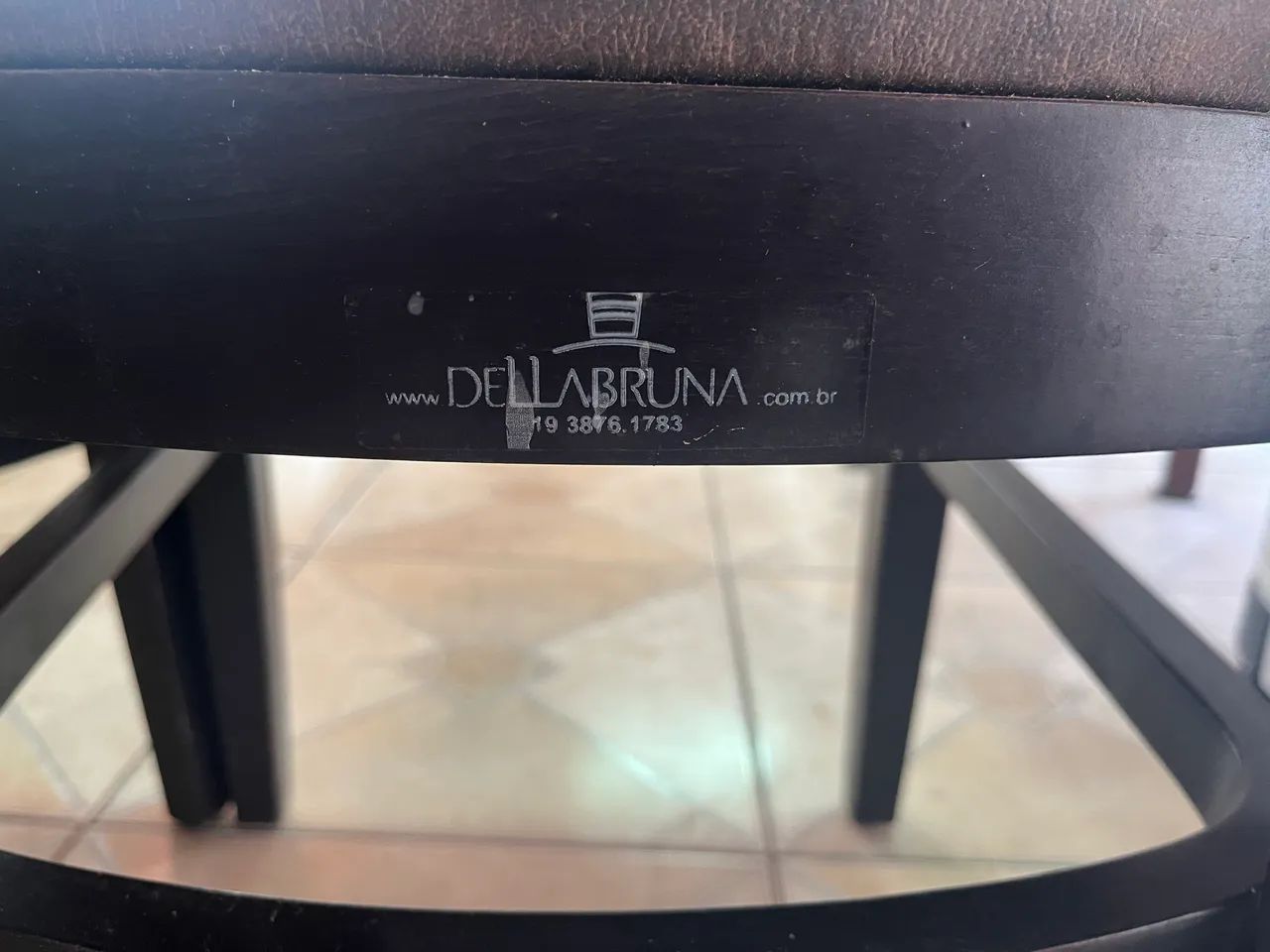 Par de Cadeiras Della Bruna - Madeira Maciça e Estofadas - Foto 2