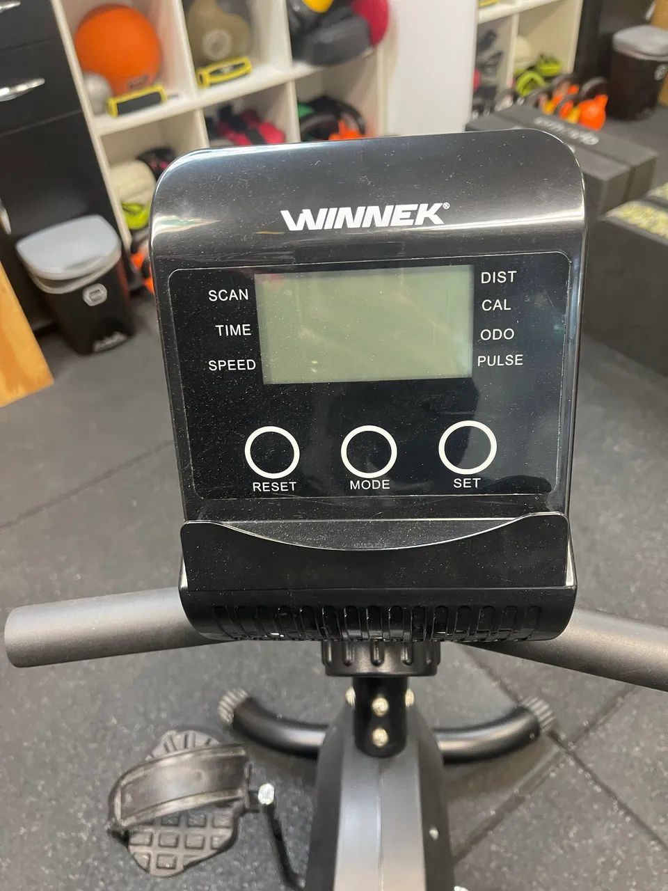 Bicicleta Ergométrica WINNEK semi nova - Foto 4