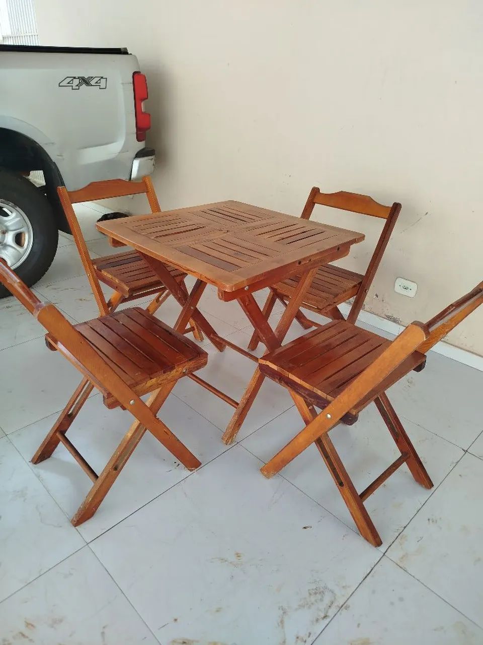 Mesa com 4 cadeiras  - Foto 2