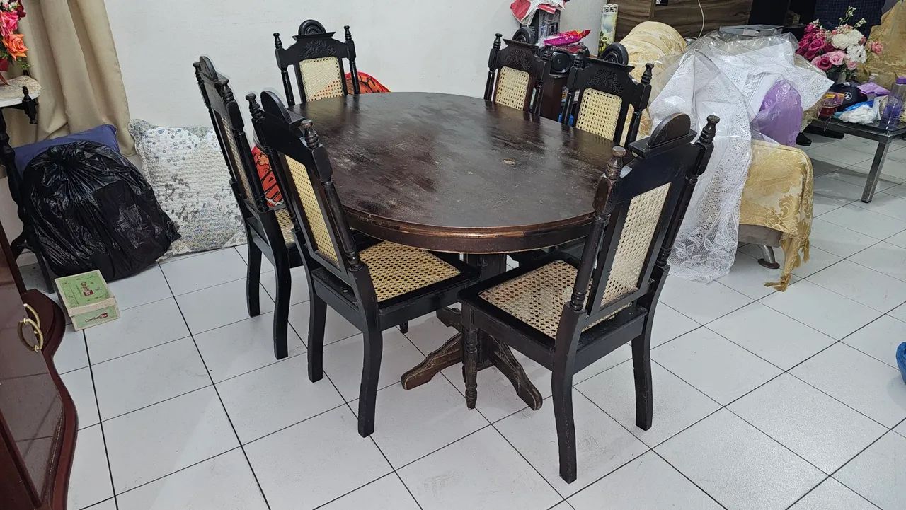 Mesa com 6 cadeiras - Madeira Maciça  - Foto 5