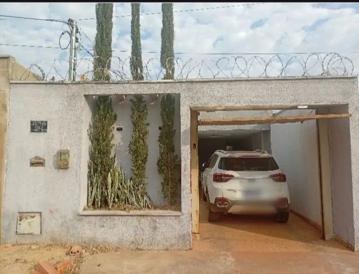VENDO CASA COM PISCINA - Foto 2