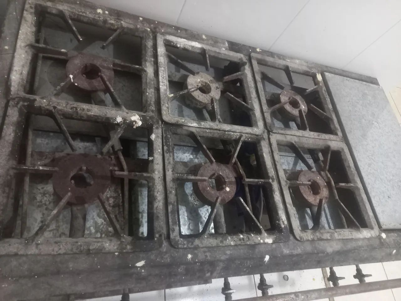 Fogão industrial seis bocas  - Foto 2