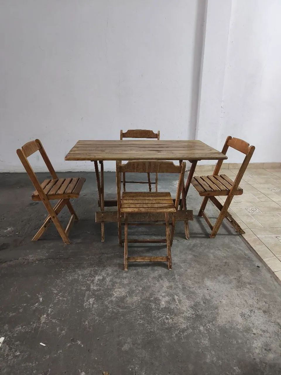 Jogo de mesa e cadeiras dobráveis  - Foto 3