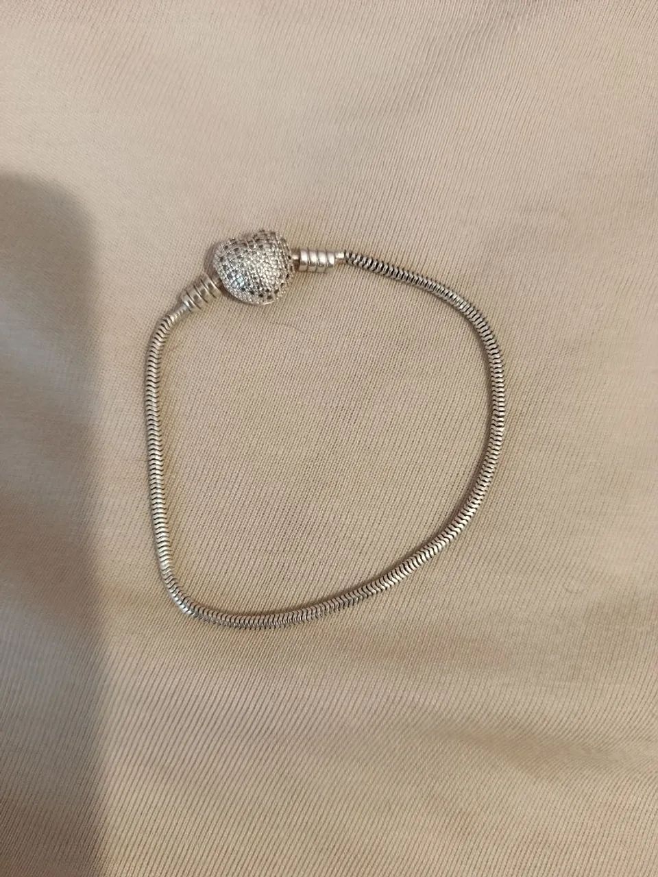 Pulseira de prata berloque. - Foto 4