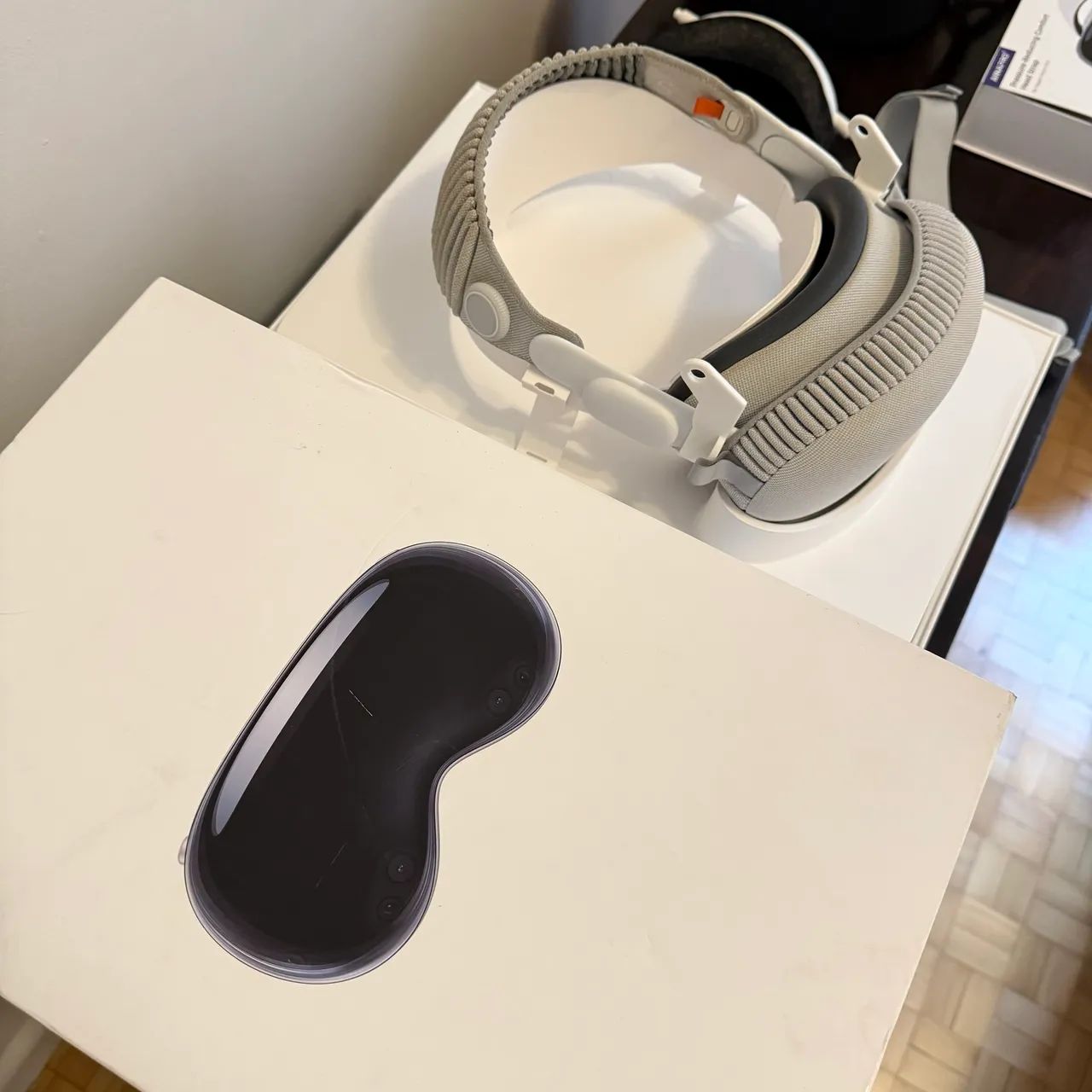 Apple Vision Pro M2 512GB com Vários Acessórios e NF - Periféricos