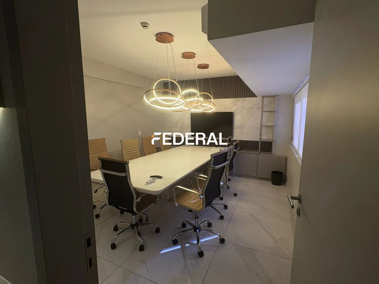 Sala comercial para Alugar com 147m², 5 salas, 3 garagens - Ilha do Leite
