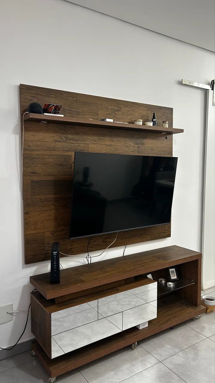 Painel com Rack em MDF com rodinhas, espelho e led - Foto 4