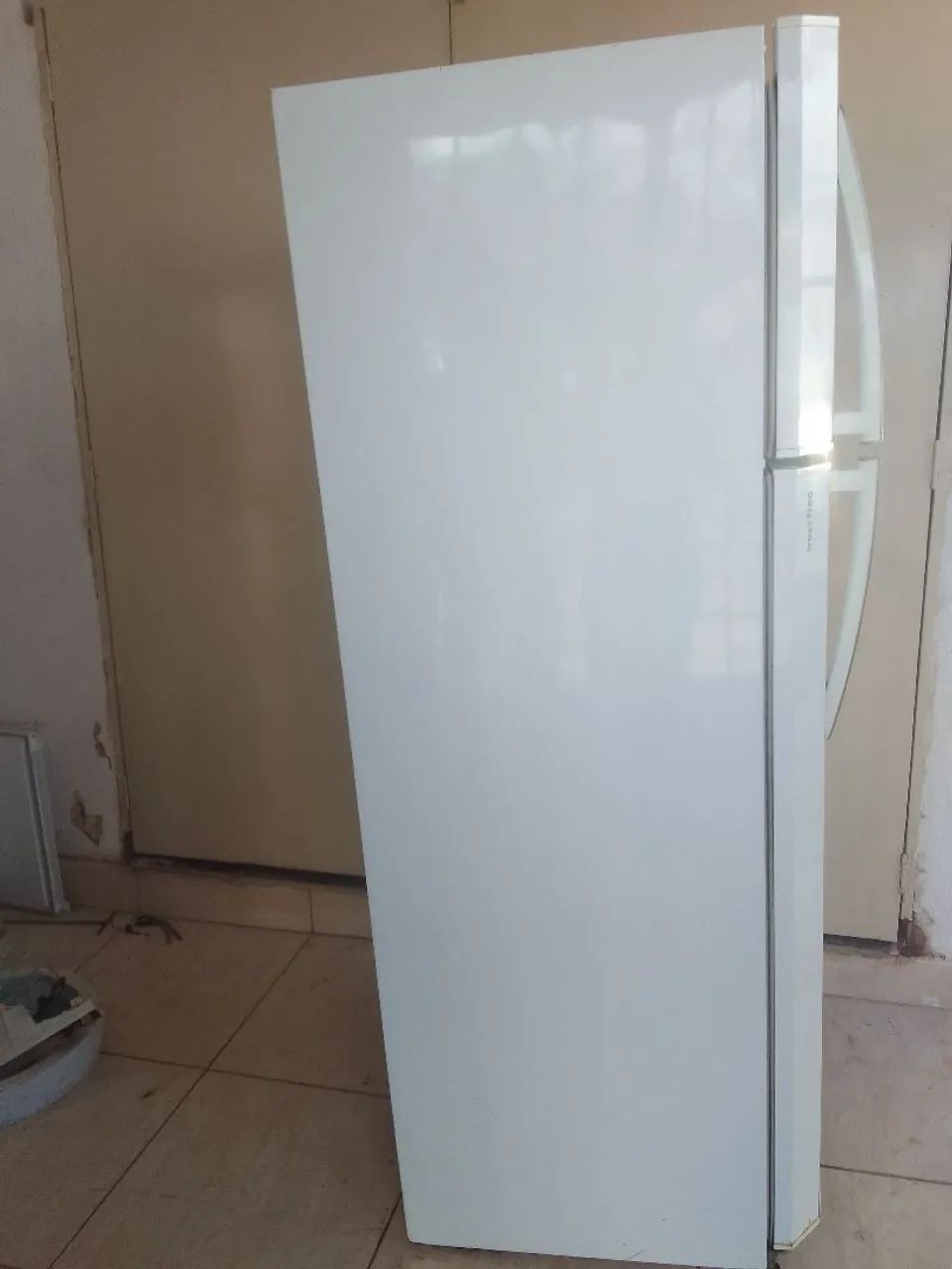 Vendo geladeira continental frost free 450 litros funcionando perfeitamente  - Foto 4