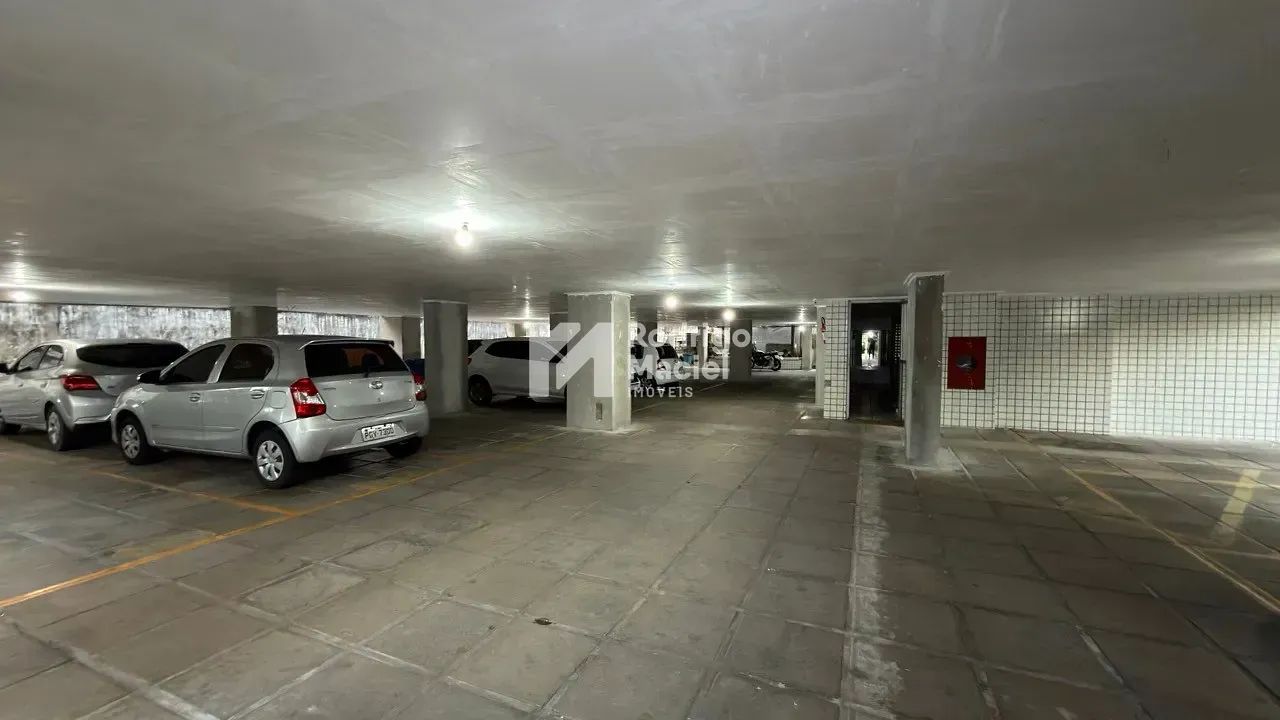 Apartamento com 2 quartos, 84 m², dependência completa e vaga coberta - Foto 3