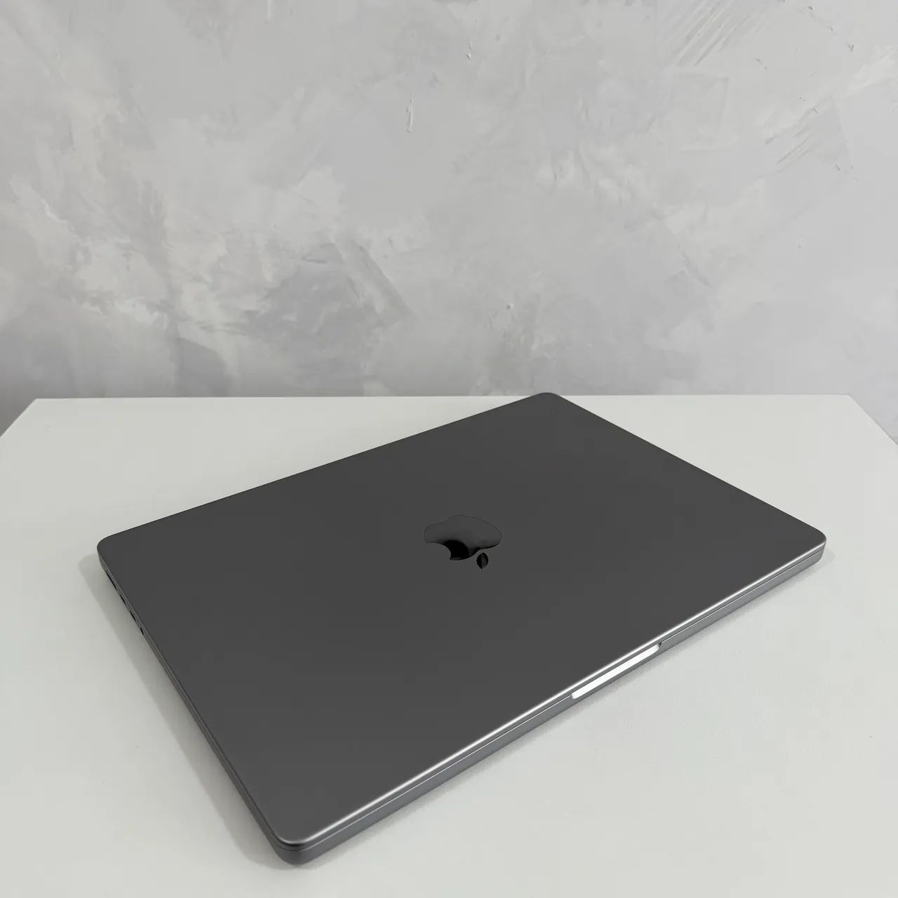 MACBOOK PRO CHIP M3, 8GB, 512 ARMAZENAMENTO , TOUCH ID, 14