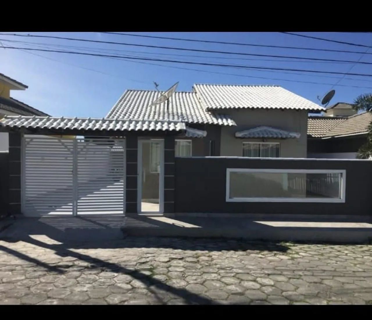 Cabo Frio Peró Piscina e Churrasqueira. 