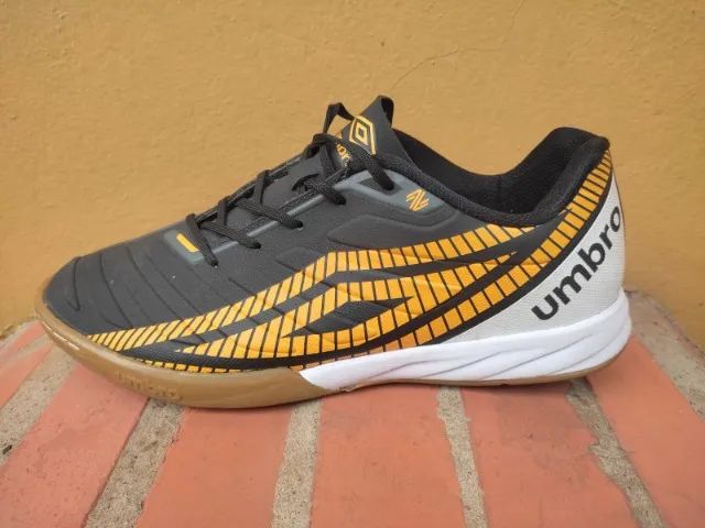 Tenis Futsal Chuteira Umbro Sala Z Club tam 42 quadra - Calçados