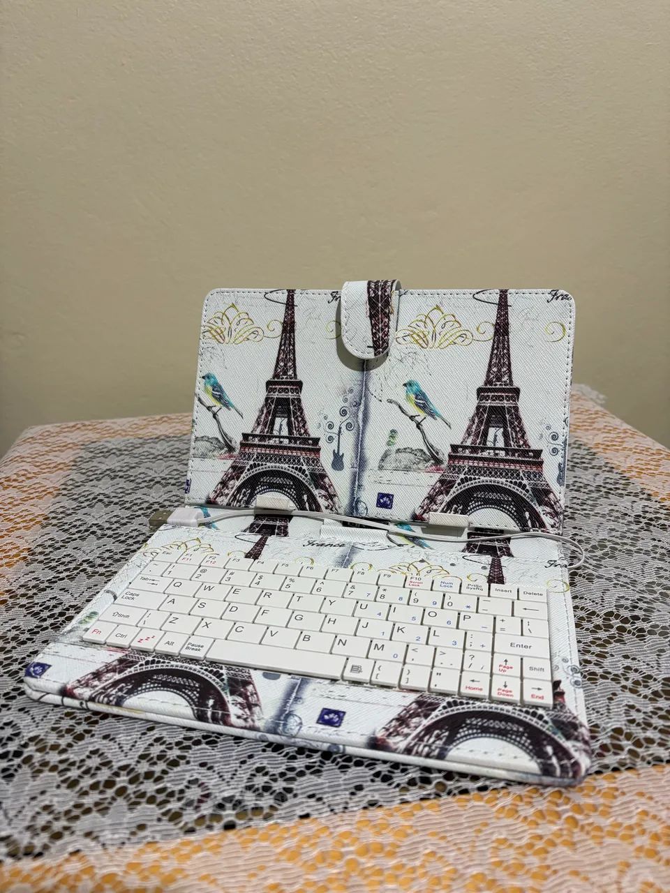 Capa com Teclado para Tablet - Estampa Paris / Torre Eiffel - Foto 5