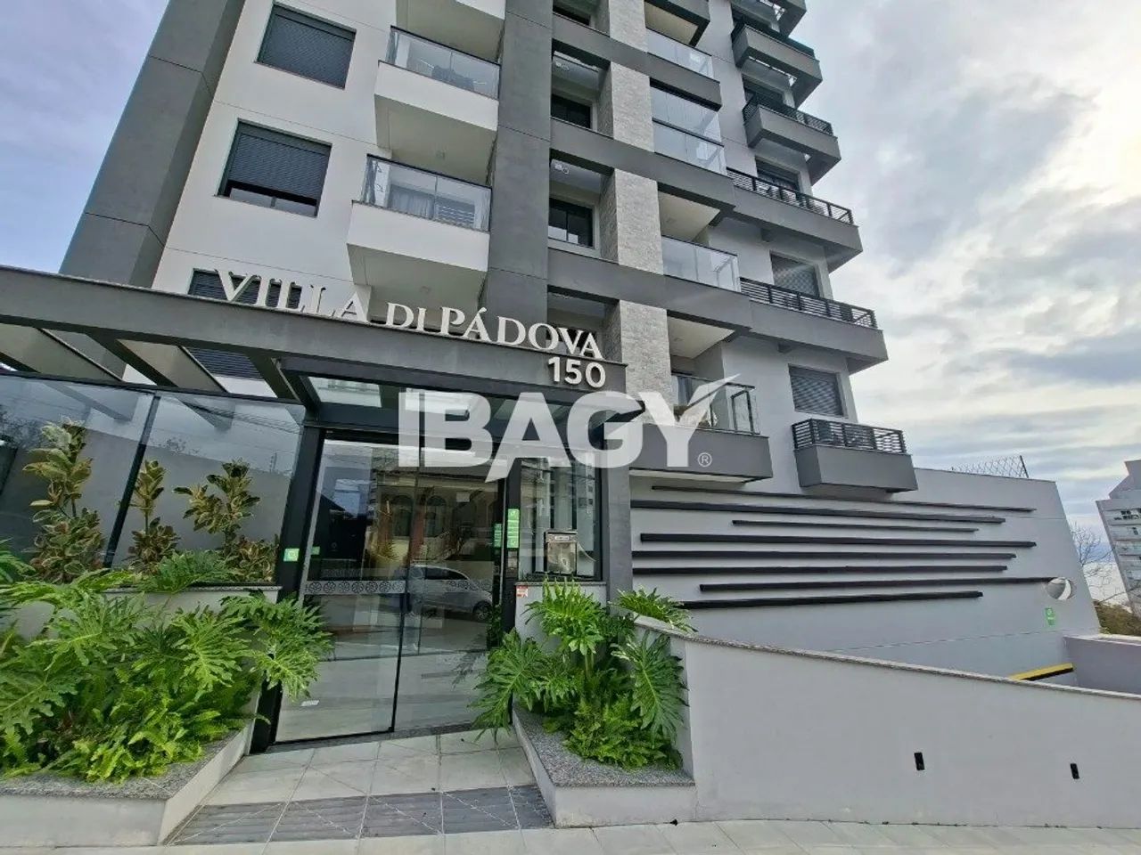Excelente Apartamento 2 dormitório(s) em Agronômica - Florianópolis