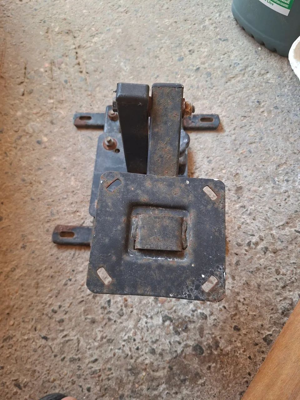 Suporte de TV reforçado 