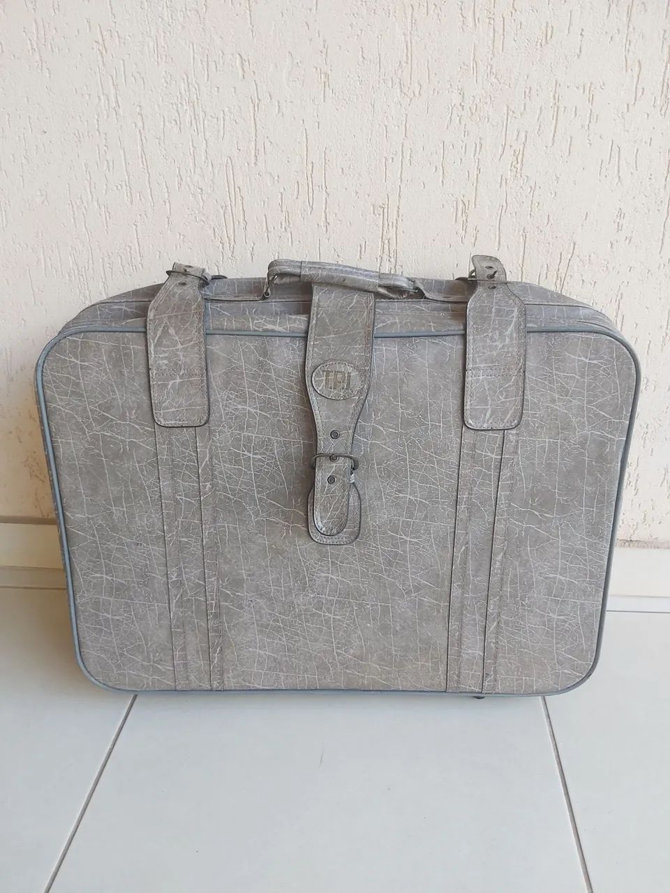 Mala grande antiga 75x55x20cm