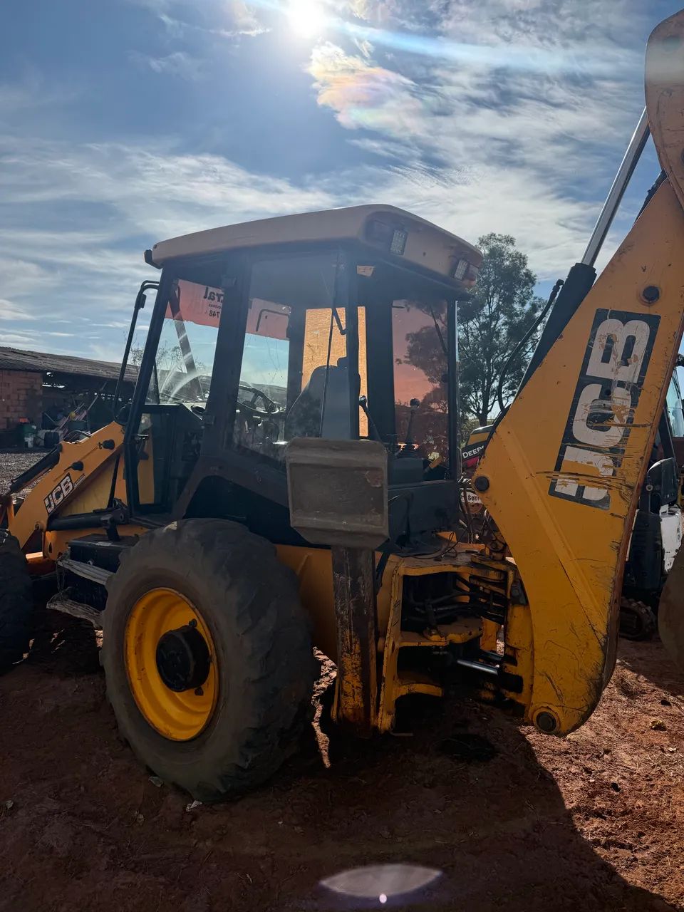 Retroescavadeira JCB 3C  - Foto 4