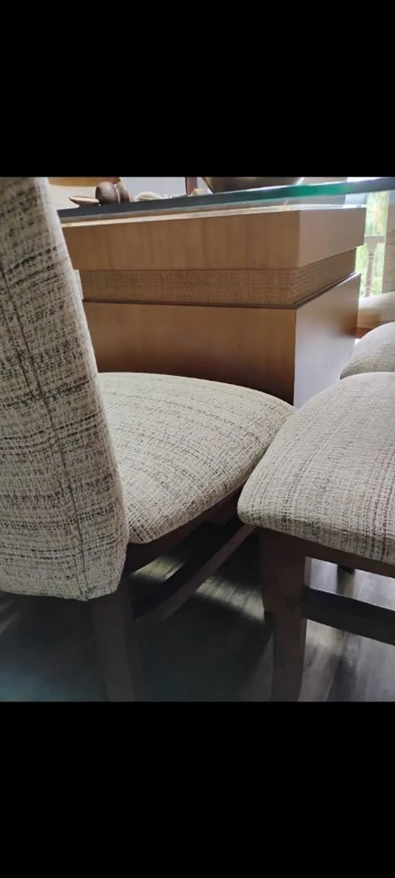 Mesa de vidro com 8 cadeiras  - Foto 4