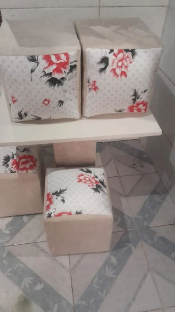 Mesa com puff - Foto 3