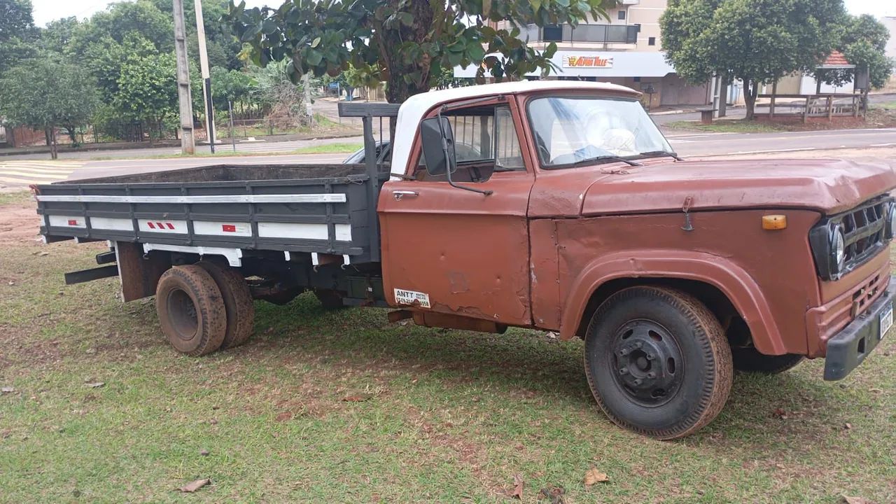 Caminhão Dodge D400