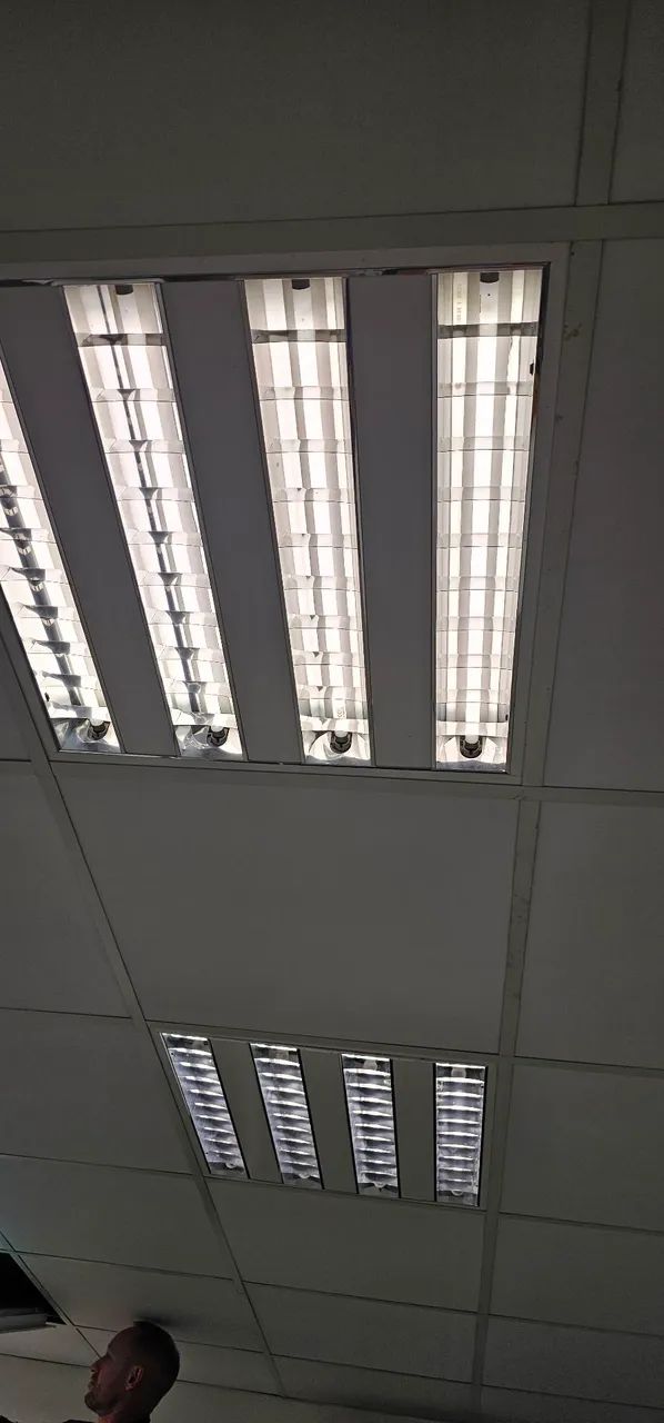 Luminárias com lâmpadas 