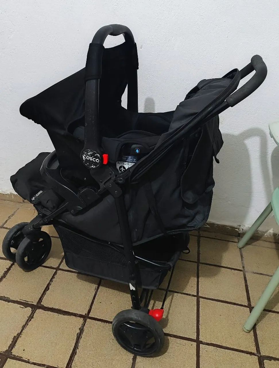 Carrinho de bebe e bebê conforto  - Foto 2