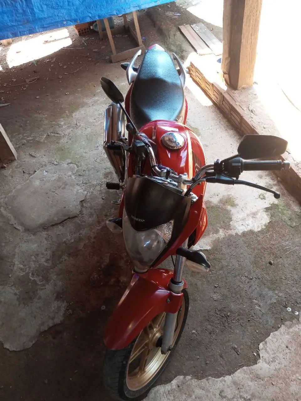 Honda CB 300R 2015 conservada e documentada
