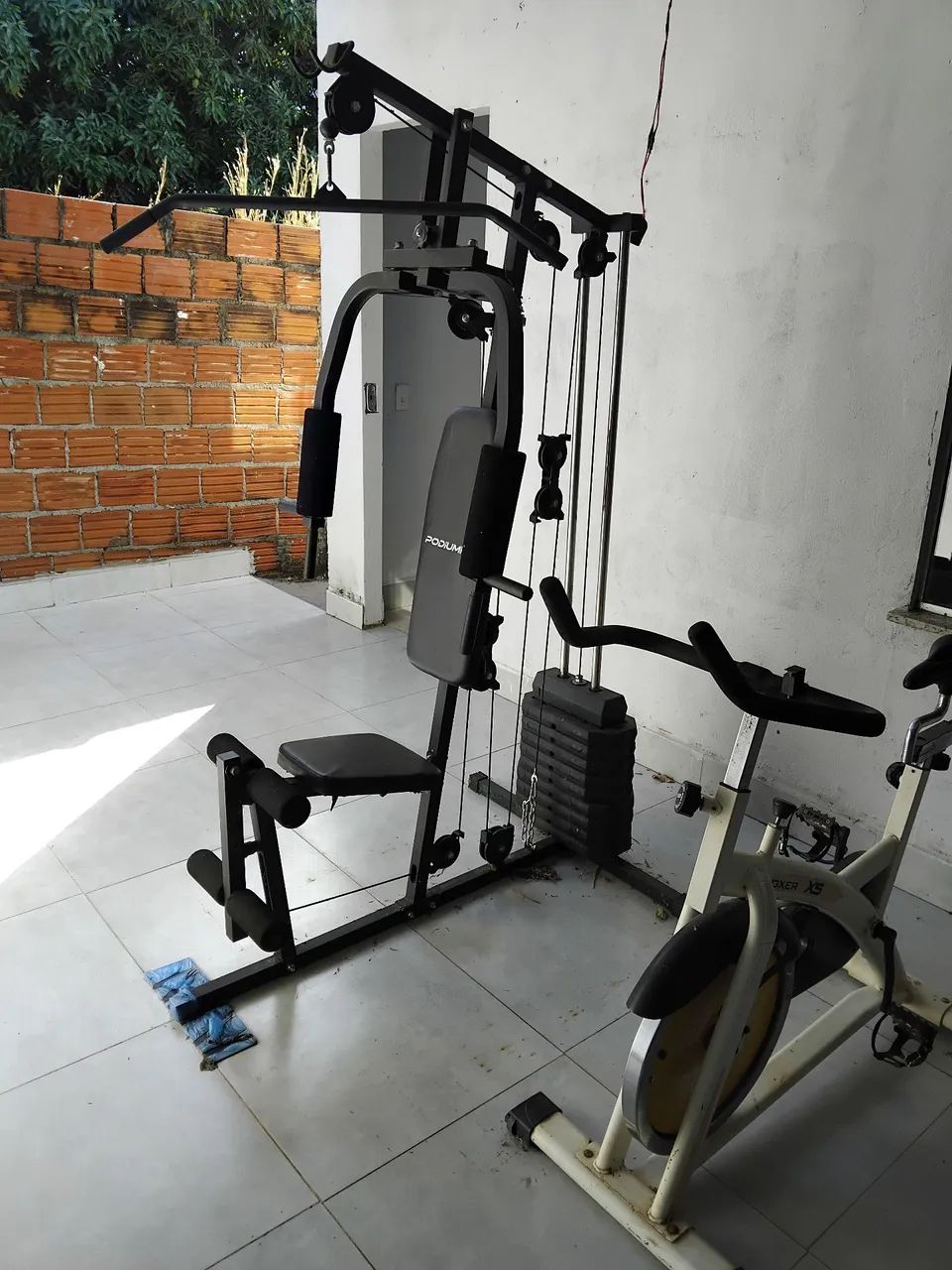 Vende-se Estação de musculação e uma bicicleta ergometrica 