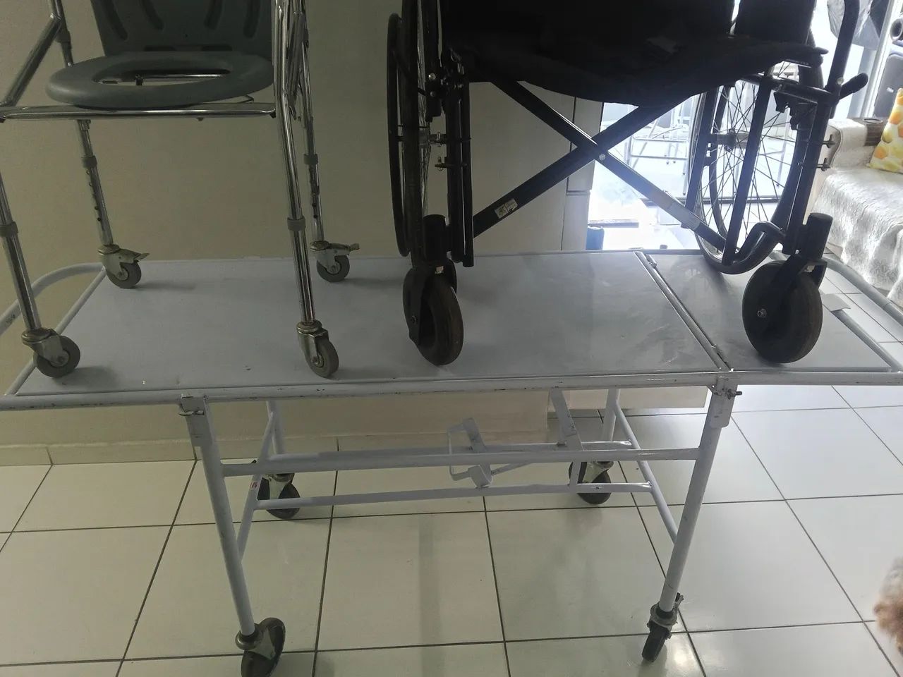 cadeira de roda hospitalar  - Foto 4