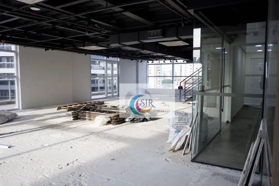 Conjunto Comercial com 336 m², 4 Vagas, Vila Olímpia.
