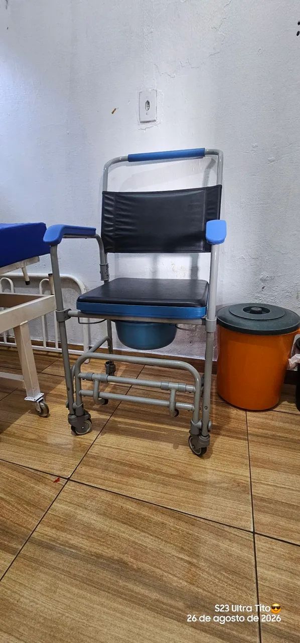 Cadeira de banho e puchado de pano  - Foto 3