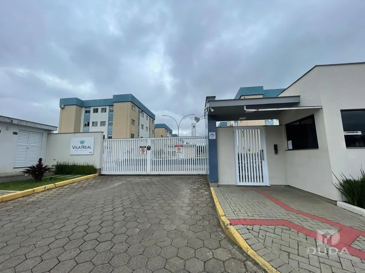 Apartamento semi-mobiliado para locação