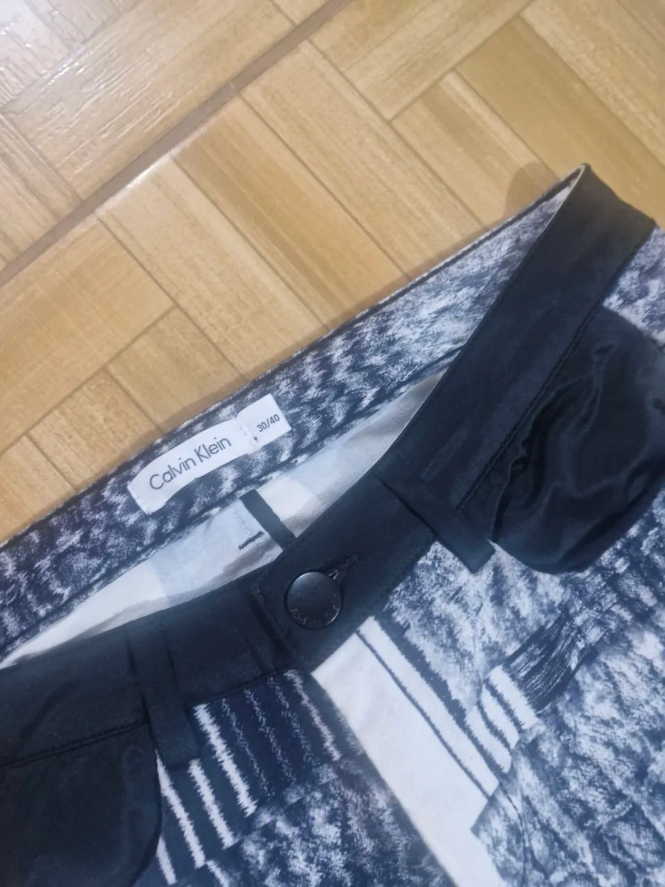 Calça Feminina n 40 Calvin klein - Foto 2