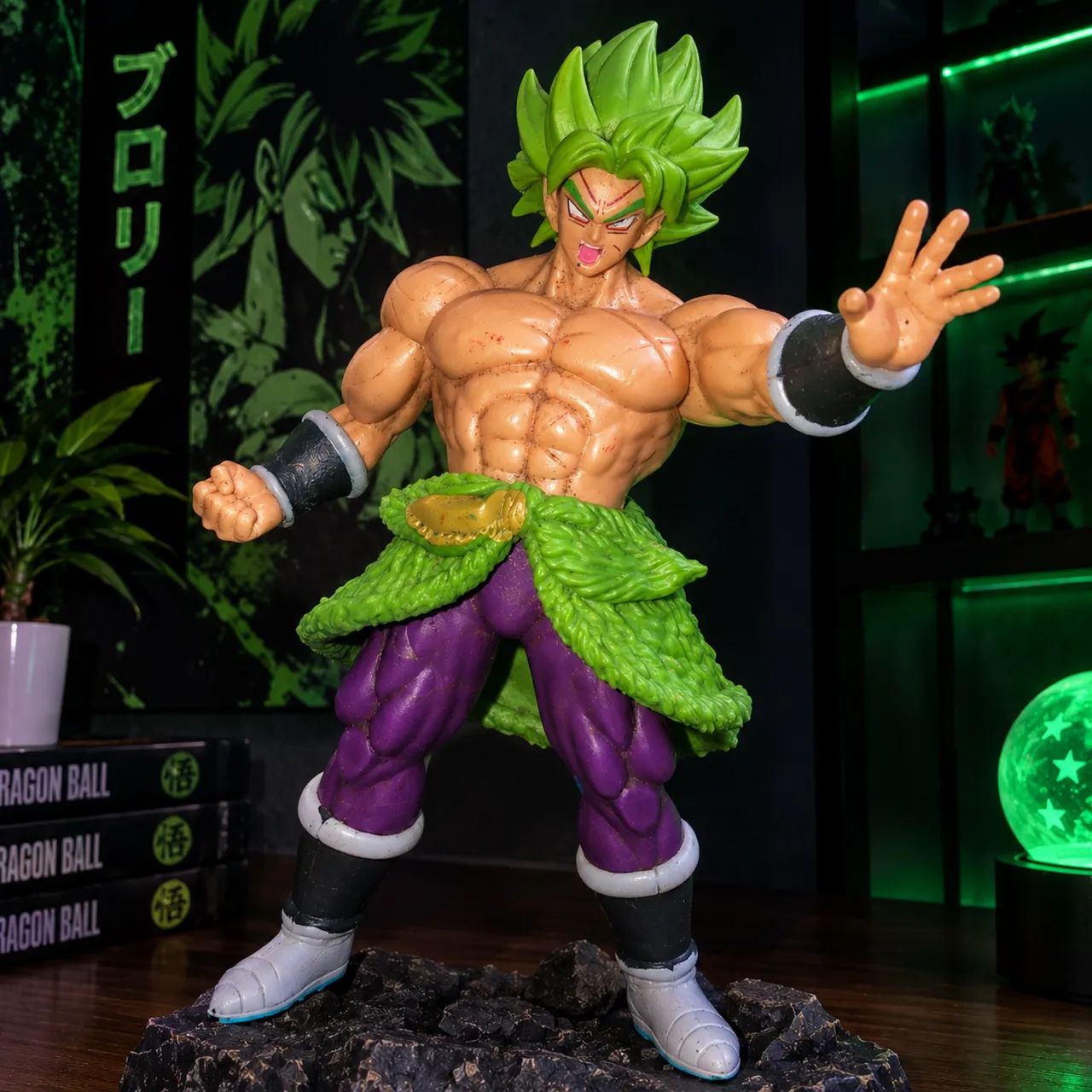 Boneco Broly Action Figure-Colecionador