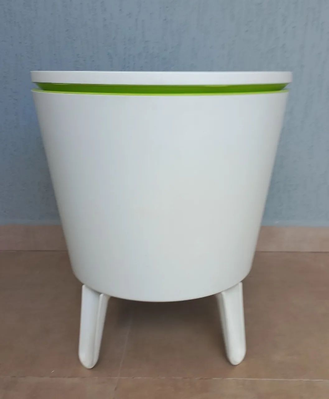 Mesa portátil com cooler integrado e tampo regulável - Foto 2